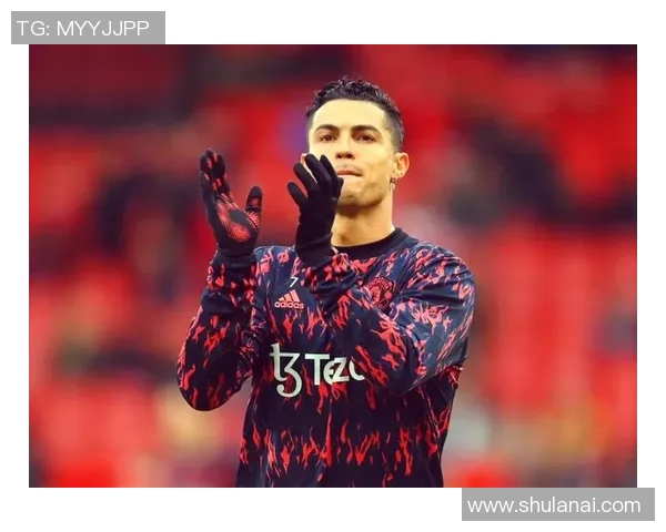 探讨足球明星C罗独特头型背后的时尚与个性魅力