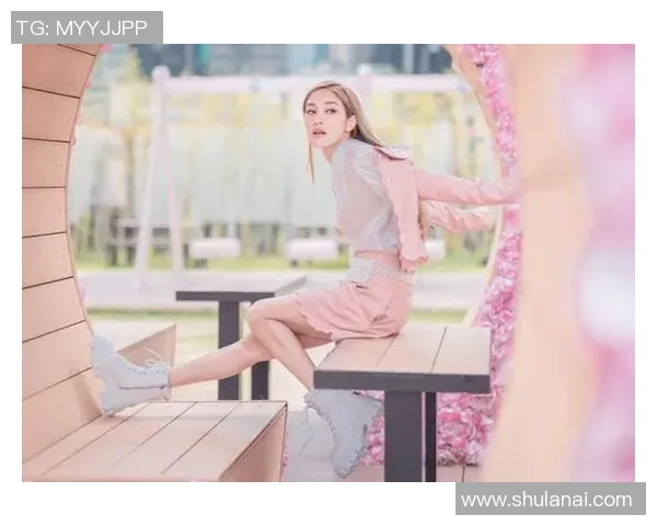 时尚与运动的完美结合足球明星女生的穿衣搭配秘籍